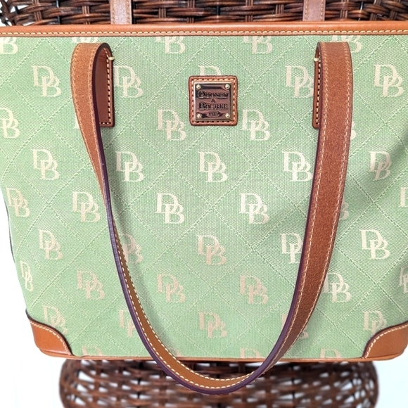 NWOT Dooney Bourke Max Quilt Charleston/Gretta Tote - Picture 3 of 9